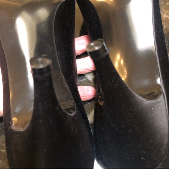 Private Collection women’s pumps 7 1/2M black with beefed design toe - Picture 5 of 9